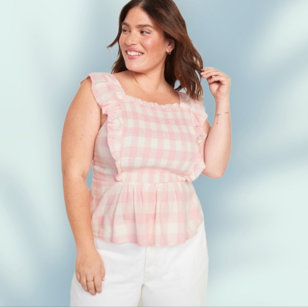 🌸Old Navy Pink Sleeveless Ruffle Trim Smocked Gingham Top